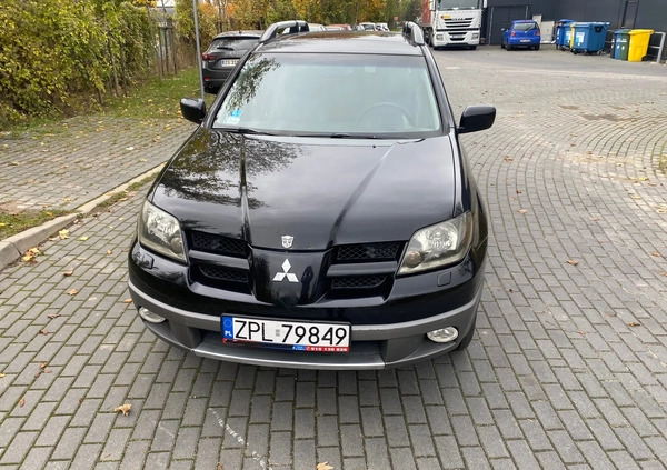 Mitsubishi Outlander cena 5900 przebieg: 360000, rok produkcji 2003 z Szczecin małe 466